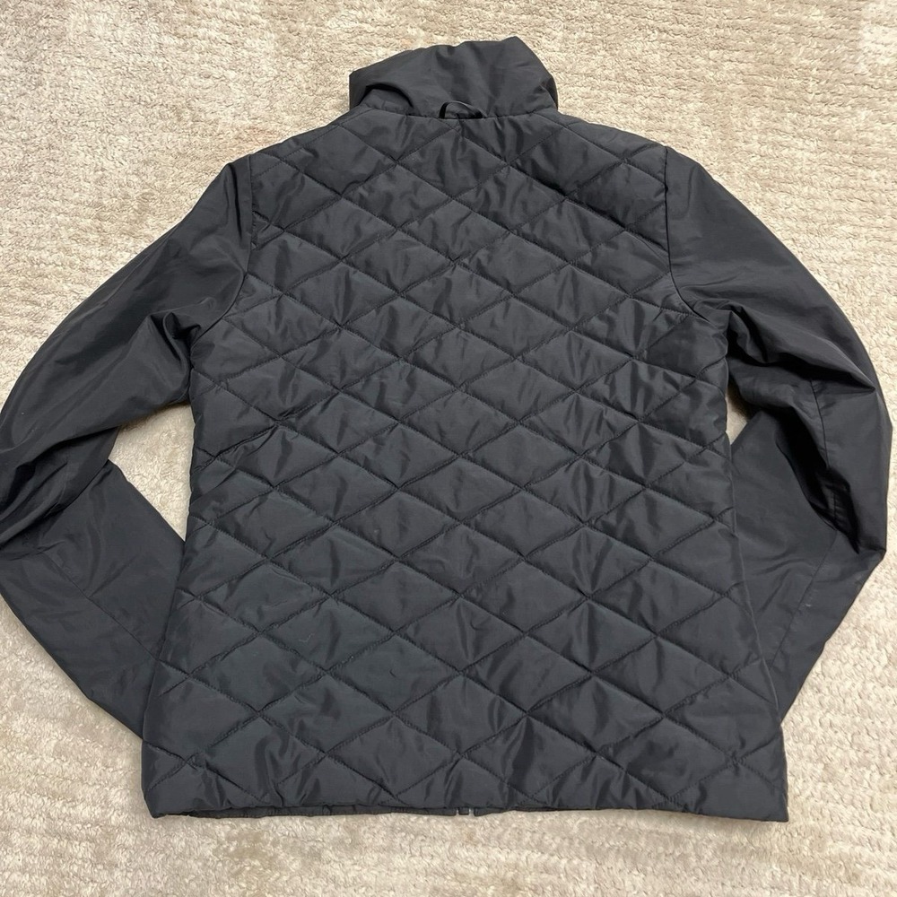 The North Face Women's Black Quilted Puffer Jacket size small - Picture 4 of 4